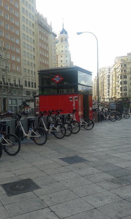 Hostal Buenos Aires Madrid Bagian luar foto