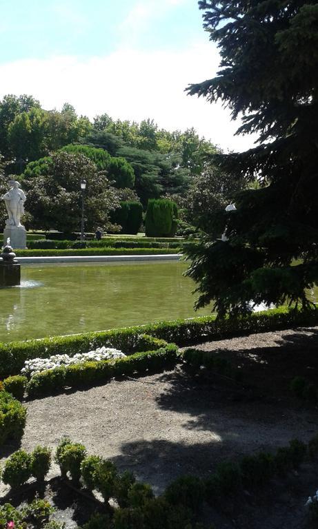 Hostal Buenos Aires Madrid Bagian luar foto