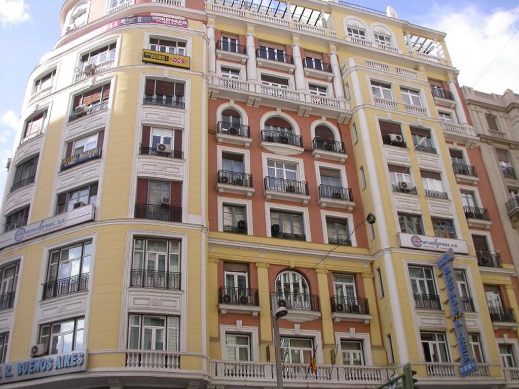 Hostal Buenos Aires Madrid Bagian luar foto