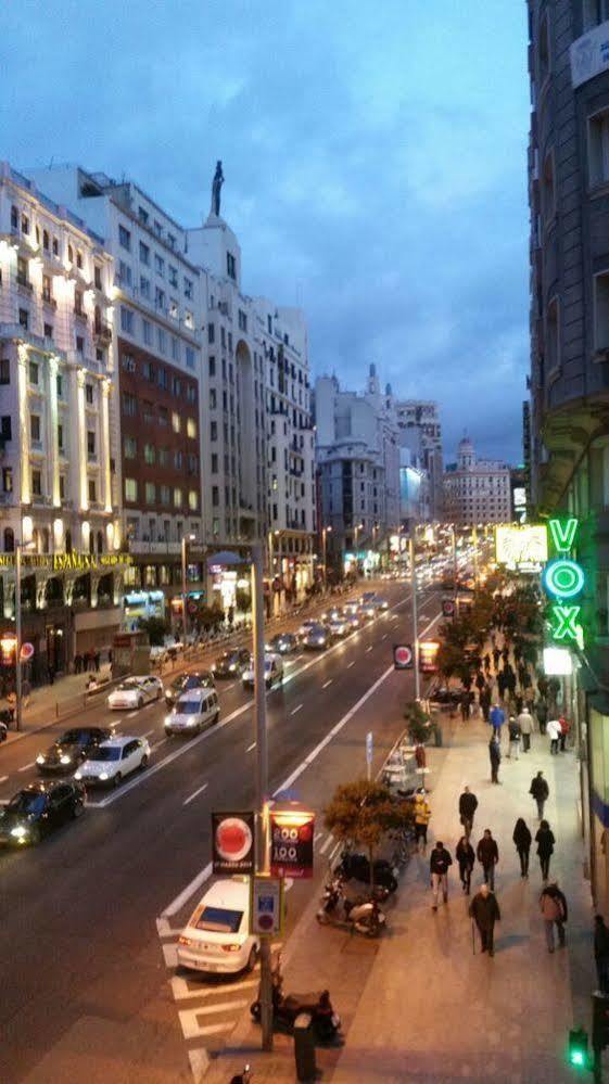 Hostal Buenos Aires Madrid Bagian luar foto
